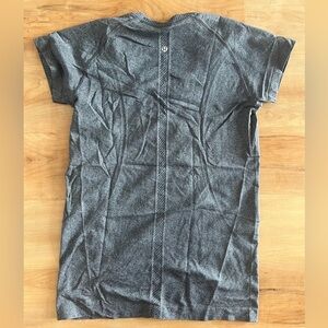 Lululemon Vent t-shirt size 8